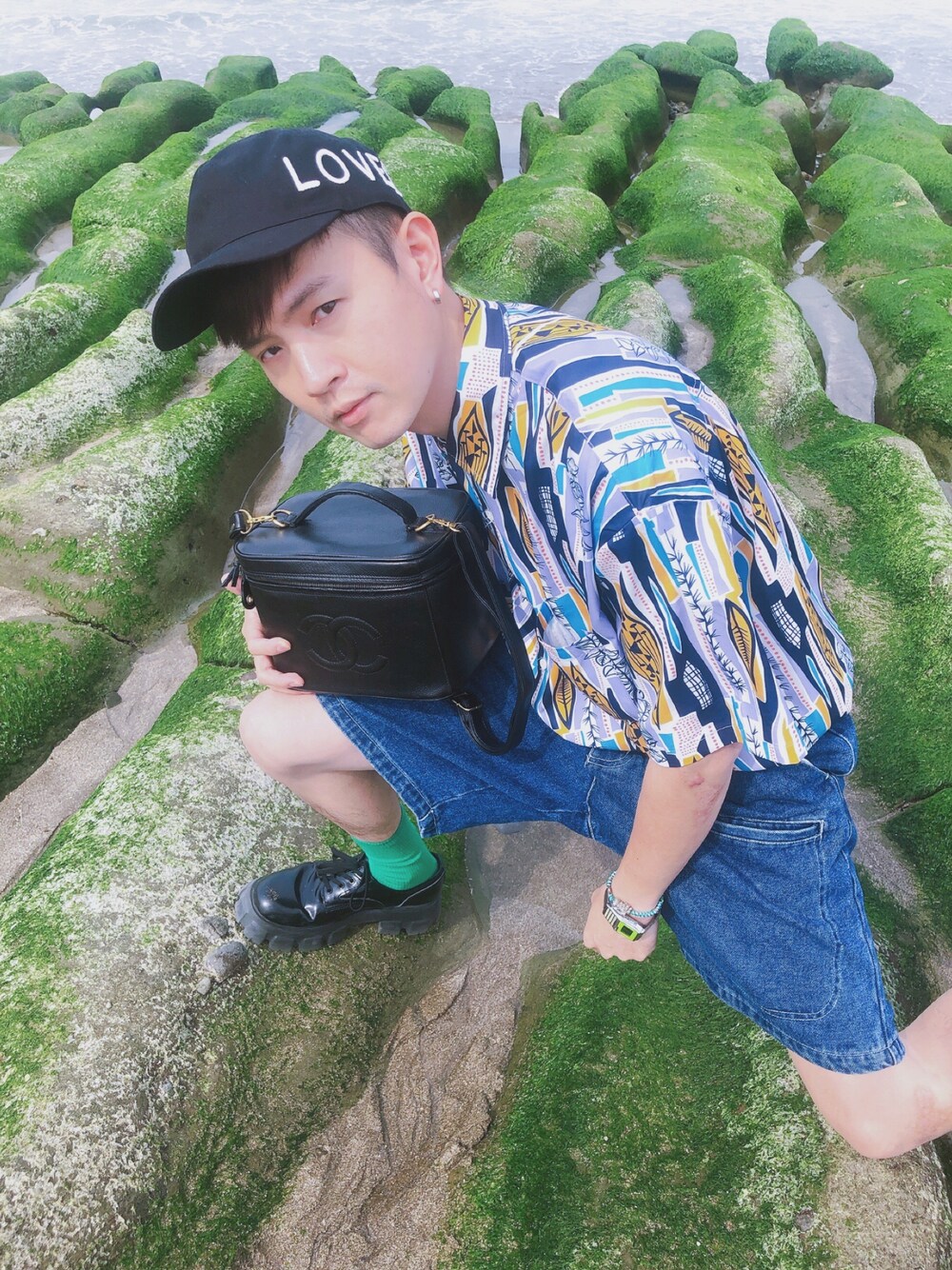 「GUCCI、chanel、CASIO」｜「GUCCIのGucci - エンブロイダリー キャップ - men - コットン - M（ハット、ブラック系）」を使った、Kidd さん（メンズ・172cm）の春コーディネートの1枚目の写真