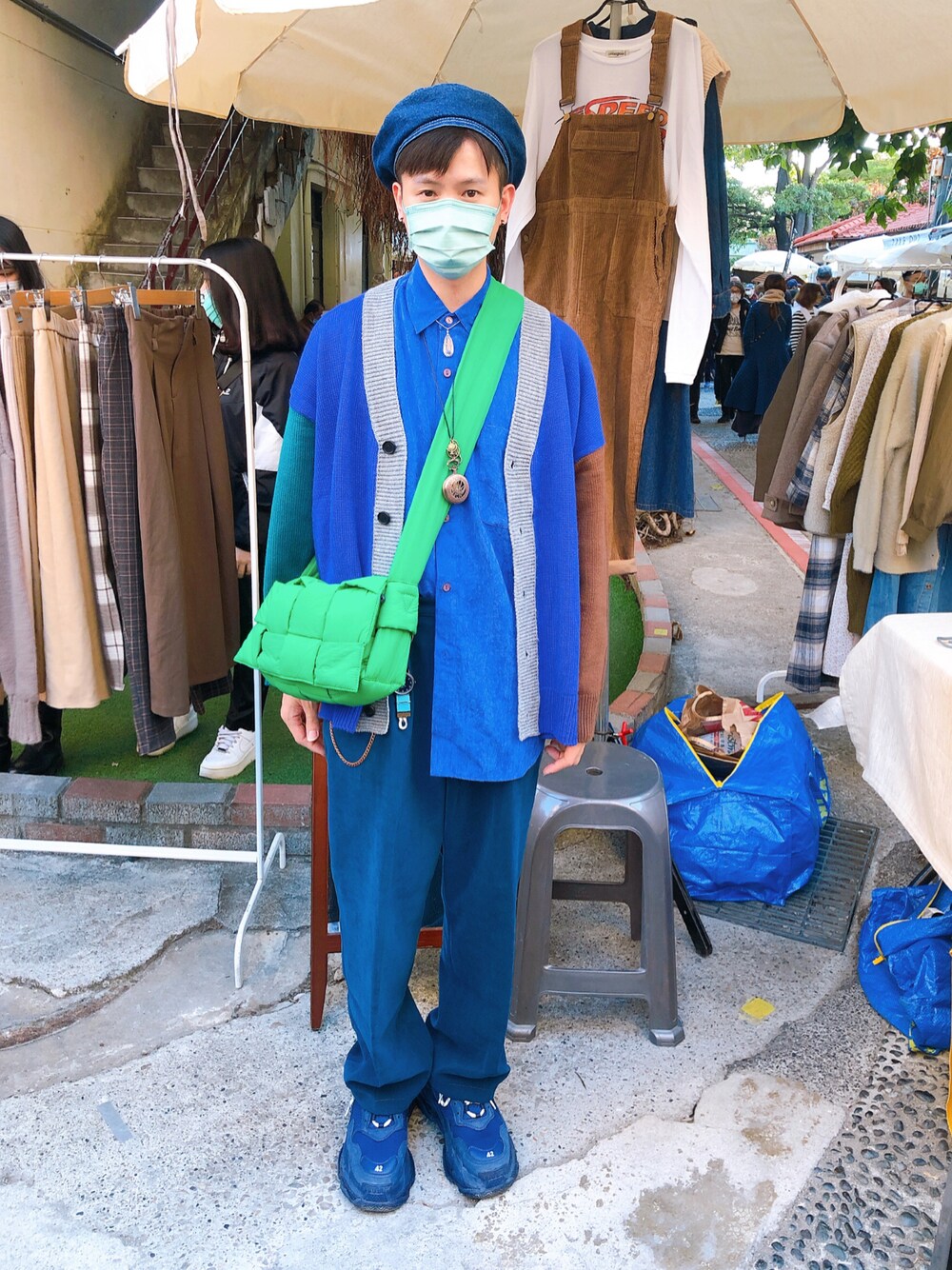 「審計新村」｜「BOTTEGA VENETAのアイテム（バッグ、グリーン系）」を使った、Kidd さん（メンズ・172cm）の冬コーディネートの1枚目の写真