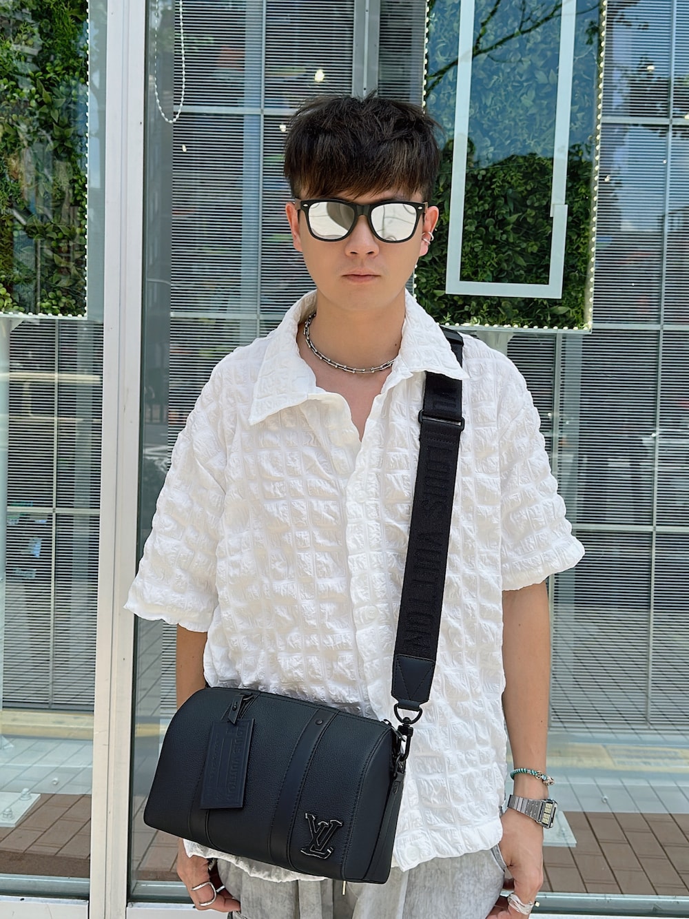 「夏コーデ」｜「LOUIS VUITTONのアイテム（バッグ、ブラック系）」を使った、Kidd さん（メンズ・172cm）の夏コーディネートの1枚目の写真
