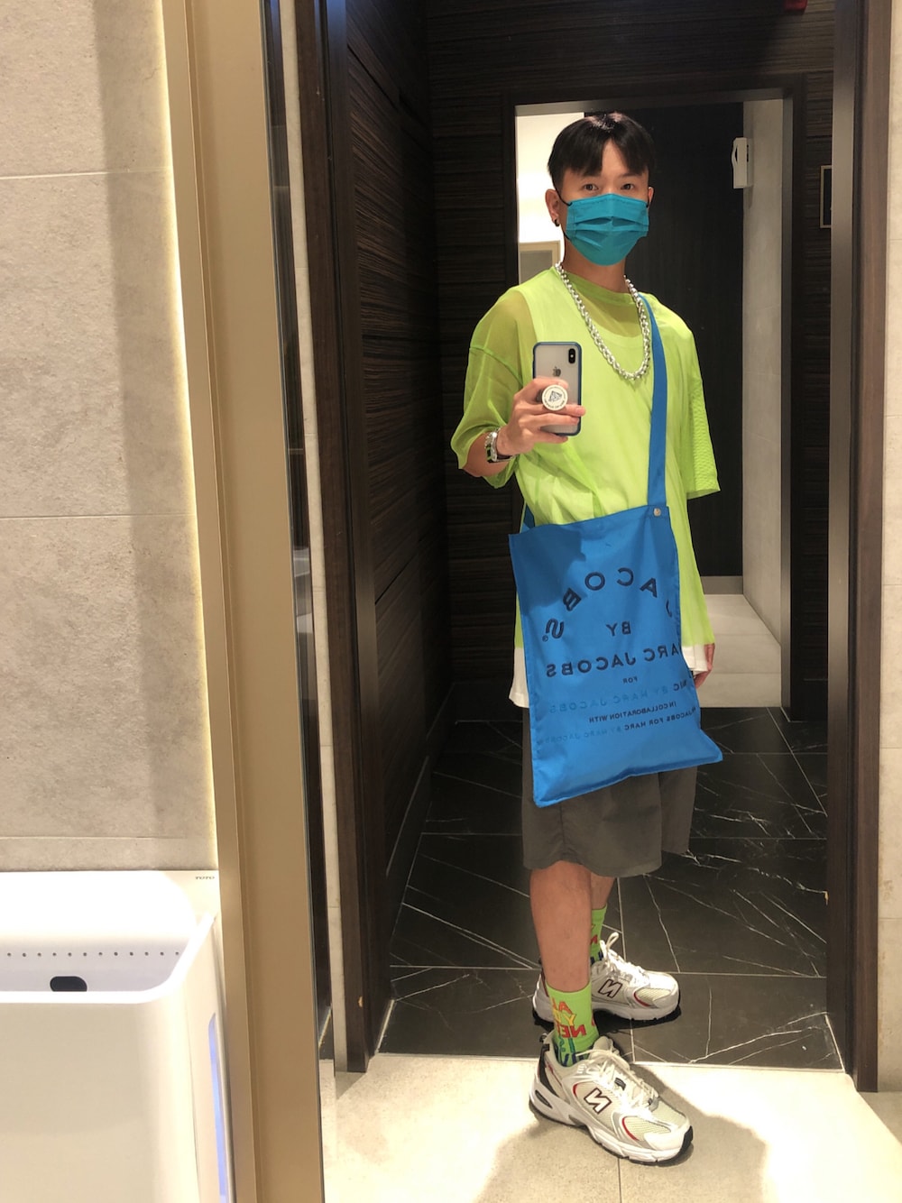 「ootd、夏、街頭穿搭」｜「MARC JACOBSのアイテム（ショルダーバッグ、ブルー系）」を使った、Kidd さん（メンズ・172cm）の夏コーディネートの1枚目の写真