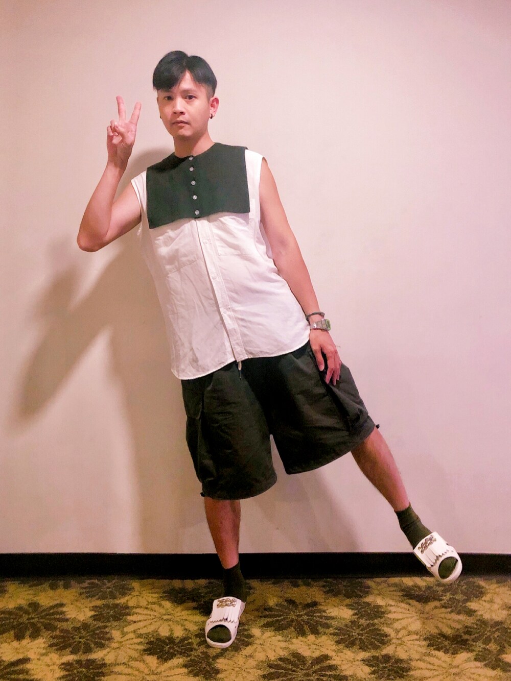 「BJW Koreaのアイテム（シャツ/ブラウス、ホワイト系）」を使った、Kidd さん（メンズ・172cm）の秋コーディネートの1枚目の写真