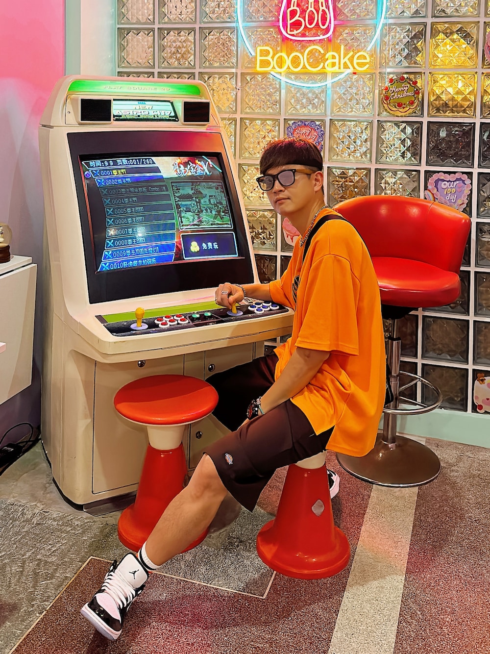 「夏だ！Tシャツ着よう！」｜「Dickiesのアイテム（カーゴパンツ、ブラウン系）」を使った、Kidd さん（メンズ・172cm）の夏コーディネートの1枚目の写真