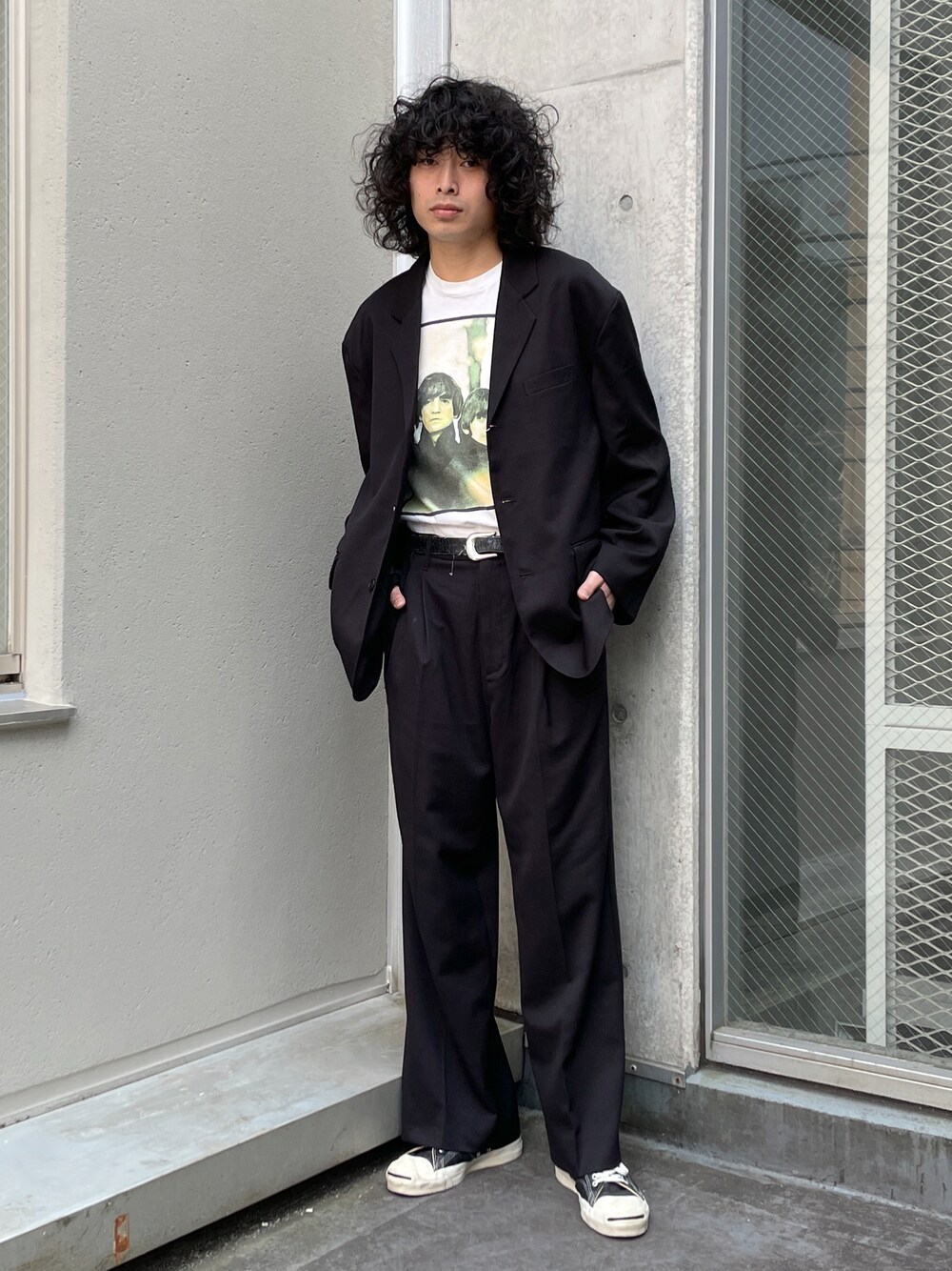 「休日コーデ、シンプルコーデ、お洒落さんとつながりたい、春、春服、キレイめ、シンプルスタイル、セットアップ、モード、古着MIX、モノトーン、ブラック」｜「WEGOのアイテム（テーラードジャケット、ブラック系）」を使った、masshi katoさん（メンズ・175cm）の春コーディネートの1枚目の写真