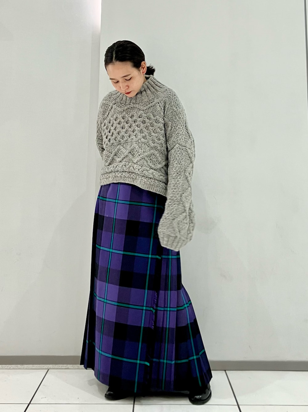 「ハイネック、手編み、チェックスカート、プリーツスカート、ノンブルアンペール、オトナカワイイ、低身長女子、フィルデフェール、クリスマスに着たい服」｜「NOMBRE IMPAIRのアイテム（スカート、パープル系）」を使った、suu.さん（レディース・152cm）の冬コーディネートの1枚目の写真
