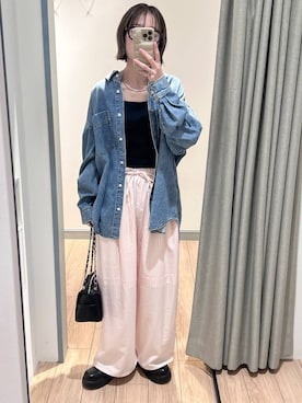 「LOWRYS FARM（ローリーズファーム）のスタイルＵＰクロスカップキャミ　100757（Tシャツ/カットソー、ブラック系）」を使った、y_nさん（レディース・163cm）の春コーディネート