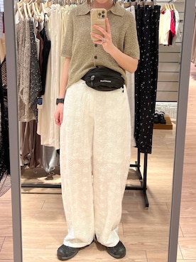 「LOWRYS FARM（ローリーズファーム）のレースカーブパンツ 641371（その他パンツ、ホワイト系）」を使った、y_nさん（レディース・163cm）の春コーディネート