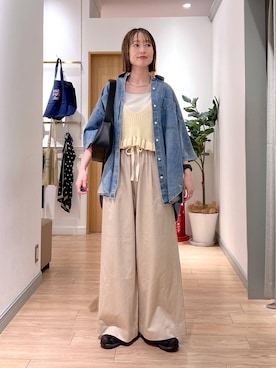 「LOWRYS FARM（ローリーズファーム）のスタイルＵＰクロスカップキャミ　100757（Tシャツ/カットソー、ホワイト系）」を使った、y_nさん（レディース・163cm）の春コーディネート