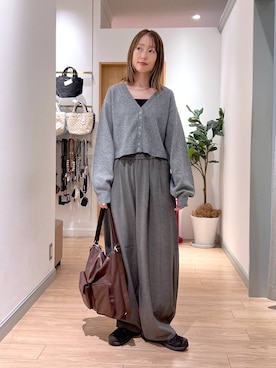 「LOWRYS FARM（ローリーズファーム）のスタイルＵＰクロスカップキャミ　100757（Tシャツ/カットソー、ブラック系）」を使った、y_nさん（レディース・163cm）の秋コーディネート