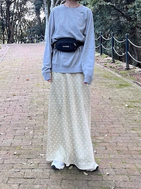 「LOWRYS FARM（ローリーズファーム）のストレッチサテンスカート　 290120（スカート、ベージュ系）」を使った、y_nさん（レディース・163cm）の春コーディネート