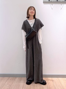 「アイテム（サロペット/オーバーオール、グレー系）」を使った、y_nさん（レディース・163cm）の秋コーディネート