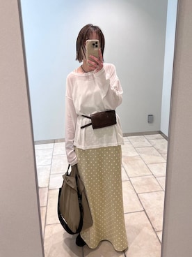 「LOWRYS FARM（ローリーズファーム）のストレッチサテンスカート　 290120（スカート、ベージュ系）」を使った、y_nさん（レディース・163cm）の春コーディネート