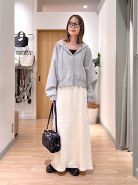 「LOWRYS FARM（ローリーズファーム）のスタイルＵＰクロスカップキャミ　100757（Tシャツ/カットソー、ブラック系）」を使った、y_nさん（レディース・163cm）の秋コーディネート