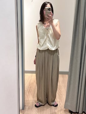 「LOWRYS FARM（ローリーズファーム）のフィブリルイージーコクーンパンツ 664956（その他パンツ、ベージュ系）」を使った、y_nさん（レディース・163cm）の夏コーディネート