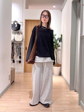 「LOWRYS FARM（ローリーズファーム）のスタイルＵＰクロスカップキャミ　100757（Tシャツ/カットソー、ブラック系）」を使った、y_nさん（レディース・163cm）の秋コーディネート