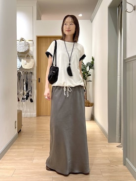 「LOWRYS FARM（ローリーズファーム）のハイショクドロストＳＳ　1054068（Tシャツ/カットソー、ホワイト系）」を使った、y_nさん（レディース・163cm）の夏コーディネート
