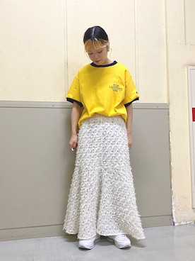 「KBF（ケイビーエフ）のカットドビーロングスカート（スカート、ホワイト系）」を使った、ぶくろさん（レディース・150cm）の春コーディネート