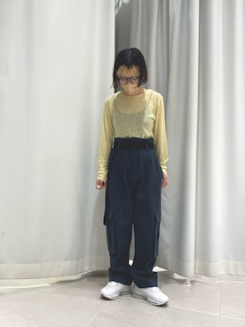 「KBF（ケイビーエフ）のベルト付きカーゴパンツ（その他パンツ、グリーン系）」を使った、ぶくろさん（レディース・150cm）の春コーディネート