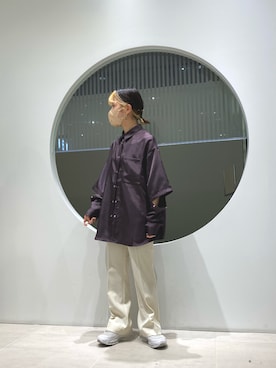 「KBF（ケイビーエフ）の『WEB/一部店舗限定』ワッシャーサテン2WAY BIGシャツ（シャツ/ブラウス、ブラウン系）」を使った、ぶくろさん（レディース・150cm）の春コーディネート