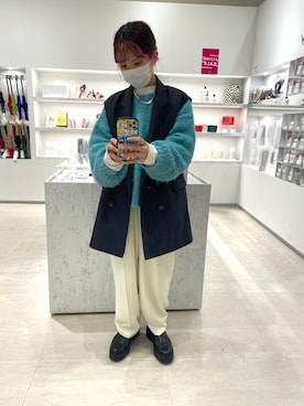 「KBF（ケイビーエフ）のセンタープレスWIDEストレートパンツ（その他パンツ、ホワイト系）」を使った、ぶくろさん（レディース・150cm）の冬コーディネート