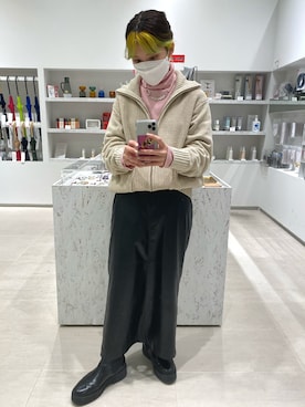 「KBF（ケイビーエフ）のアイテム（カーディガン/ボレロ、ベージュ系）」を使った、ぶくろさん（レディース・150cm）の冬コーディネート