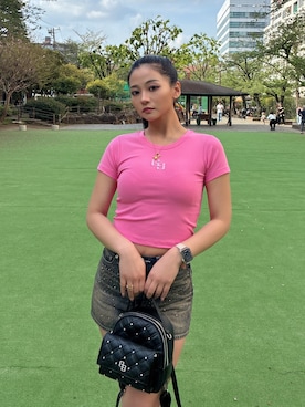 「GYDA（ジェイダ）のGLITTER GG Tシャツ（Tシャツ/カットソー、ピンク系）」を使った、harukaさん（レディース・157cm）の春コーディネート