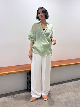 「BABYLONE（バビロン）の【欠品カラー予約】ラミーシアーカシュクールシャツ（シャツ/ブラウス、グリーン系）」を使った、MOMOKO_BABYLONEルミネ新宿さん（レディース・161cm）の春コーディネート
