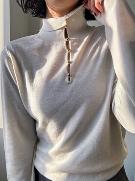 「TWEED MILL（ツイードミル）のアイテム（ストール/ショール）」を使った、MOMOKO_BABYLONEルミネ新宿さん（レディース・161cm）の冬コーディネート