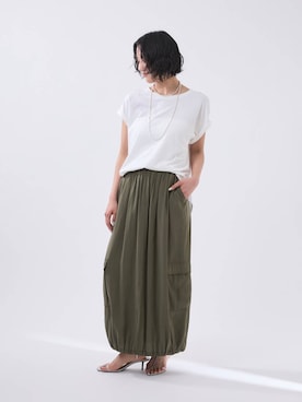 「BABYLONE（バビロン）の【柳橋唯さんYouTube紹介アイテム】ナバホパール風ネックレス120cm（ネックレス、グレー系）」を使った、MOMOKO_BABYLONEルミネ新宿さん（レディース・161cm）の春コーディネート