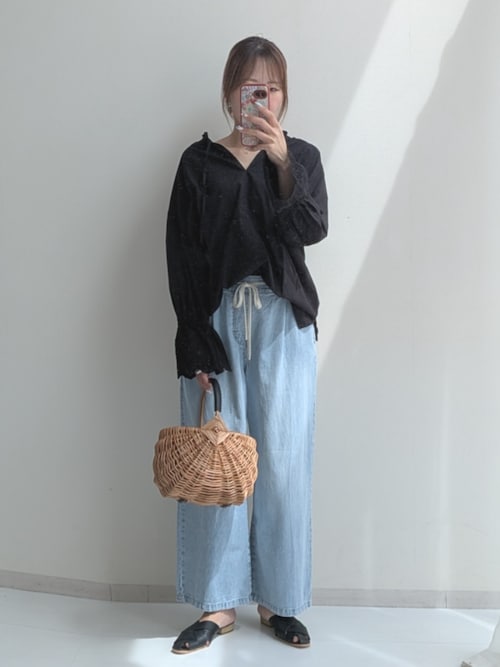 気温22度の服装の正解は？半袖・長袖の判断基準と体感温度別の最適コーデ