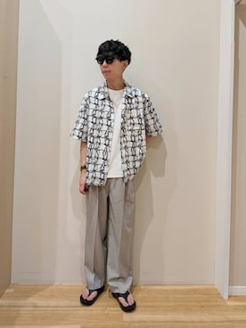「URBANRESEARCH」｜「アイテム（スラックス）」を使った、takataさん（メンズ・173cm）の夏コーディネート