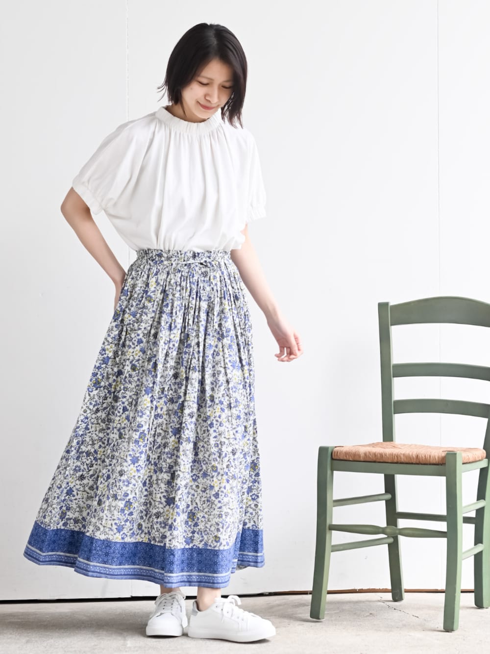 「rps、rpsコーデ、大人カジュアル、大人かわいい、プチプラ、プチプラコーデ、Tシャツコーデ、スカート、スカートスタイル」｜「rpsのネック＆スリーブゴム使いＴシャツ（Tシャツ/カットソー、ホワイト系）」を使った、rps_freakさん（レディース・164cm）の夏コーディネートの1枚目の写真