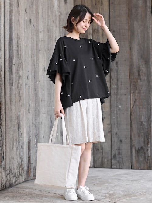 印象のデザイン フレアースリーブ刺繍Tシャツ（Tシャツ/カットソー）｜rps トップス