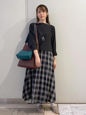 「アイテム（ローファー、グレー系）」を使った、ゆたさん（レディース・155cm）の秋コーディネート