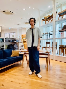 「URBAN RESEARCH DOORS（アーバンリサーチドアーズ）の『仁村紗和さん着用』『UR TECH』サマシェア ショートスリーブシャツカーディガン（カーディガン/ボレロ、グリーン系）」を使った、Naokiさん（メンズ・187cm）の春コーディネート