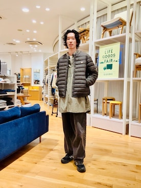 「アイテム（その他アウター、グリーン系）」を使った、Naokiさん（メンズ・187cm）の秋コーディネート