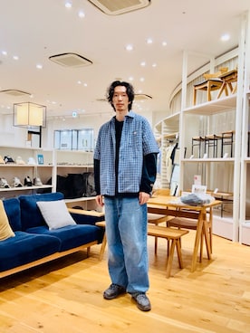 「URBAN RESEARCH DOORS（アーバンリサーチドアーズ）のDANTON　SHORT SLEEVE SHIRTS（シャツ/ブラウス、ブルー系）」を使った、Naokiさん（メンズ・187cm）の春コーディネート