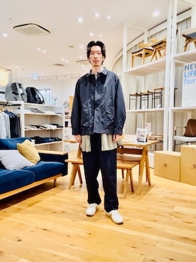 「URBAN RESEARCH DOORS（アーバンリサーチドアーズ）の『別注』Snow Peak Apparel×DOORS　NYLON WASHER JACKET（テーラードジャケット、ブラック系）」を使った、Naokiさん（メンズ・187cm）の春コーディネート