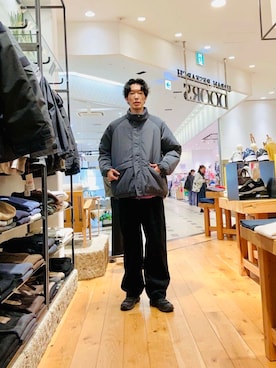 「URBAN RESEARCH DOORS（アーバンリサーチドアーズ）の2タック太畝コーデュロイパンツ（その他パンツ）」を使った、Naokiさん（メンズ・187cm）の秋コーディネート