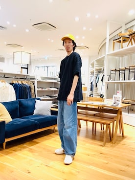 「URBAN RESEARCH DOORS（アーバンリサーチドアーズ）の『別注』HANES×DOORS　BEEFY-T DOORS FIT SHORT-SLEEVE（Tシャツ/カットソー、ブラック系）」を使った、Naokiさん（メンズ・187cm）の春コーディネート
