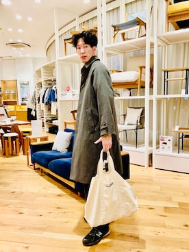 「アイテム（ステンカラーコート）」を使った、Naokiさん（メンズ・187cm）の冬コーディネート