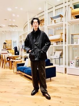 「URBAN RESEARCH DOORS（アーバンリサーチドアーズ）のウールブレンドネップワンタックパンツ（その他パンツ）」を使った、Naokiさん（メンズ・187cm）の秋コーディネート