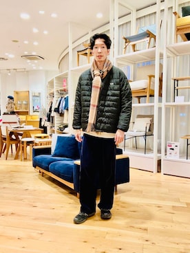「アイテム（ストール/ショール）」を使った、Naokiさん（メンズ・187cm）の冬コーディネート