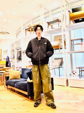 「URBAN RESEARCH DOORS（アーバンリサーチドアーズ）のTHE NORTH FACE　Insulation Bomber Jacket（ブルゾン）」を使った、Naokiさん（メンズ・187cm）の秋コーディネート