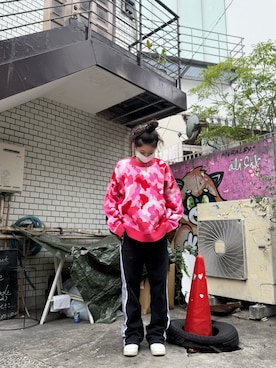 「WHITELAND（ホワイトランド）のアイテム（トップス）」を使った、白石 凜さん（レディース・164cm）の秋コーディネート