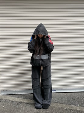「DANKE SCHON（ダンケシェーン）のDankeSchon/ダンケシェーン/CHEMICAL SWEAT ZIP HOODIE METACLUB（パーカー、ブラック系）」を使った、白石 凜さん（レディース・164cm）の秋コーディネート