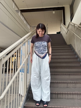 「ITEMS URBANRESEARCH（アイテムズ アーバンリサーチ）のコンパクトTシャツ（Tシャツ/カットソー、グレー系）」を使った、ikumiさん（レディース・157cm）の夏コーディネート