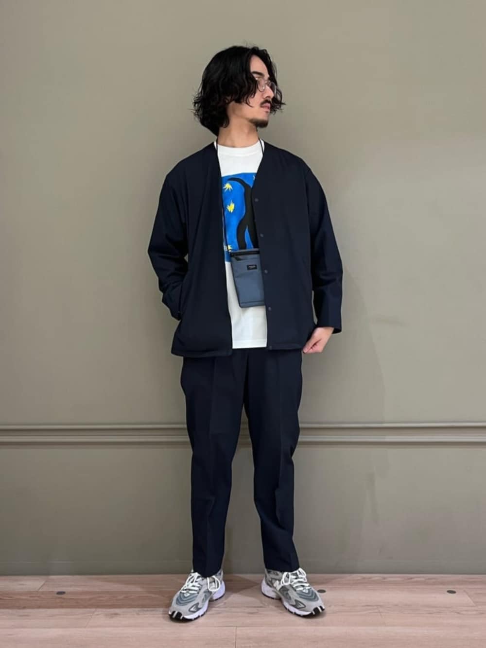 「ベーシック/トラッド、トレンド、リラックススタイル」｜「green label relaxingのFREELITCH ノーカラー カーディガン -2WAYストレッチ・防シワ・吸水速乾-（カーディガン/ボレロ、ブルー系）」を使った、miyaokaさん（メンズ・182cm）の冬コーディネートの1枚目の写真