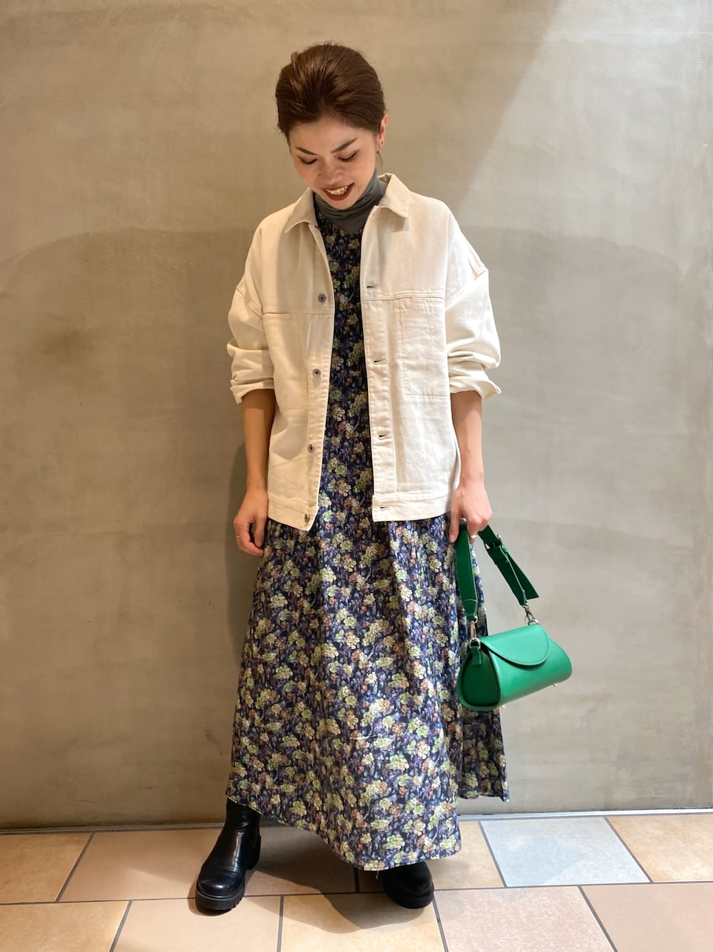 高山都×DOORS』カラーフラワープリントワンピースを使った人気