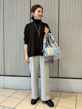 「アイテム（ストール/ショール）」を使った、jimaさん（レディース・163cm）の秋コーディネート