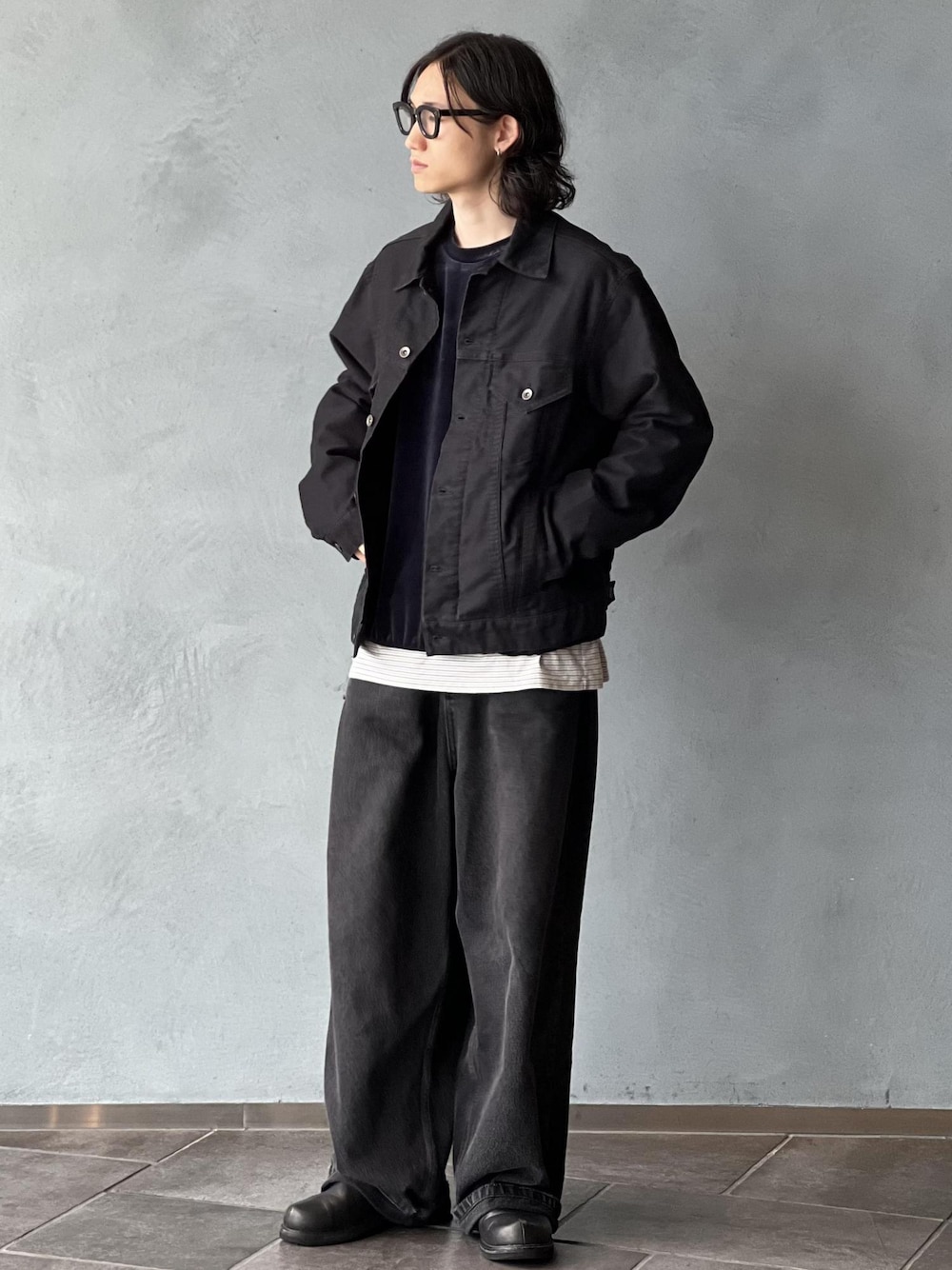 「初秋コーデ、秋コーデ、ADAM ET ROPÉ、トップス、Tシャツ/カットソー、ジャケット/アウター、その他アウター、GML14140、GMM14270、M羽織_pickup」｜「ADAM ET ROPE'のルーズシルエット ベロア クルーネック プルオーバー / ロングシーズン着用可能 / セットアップ対応 / ユニセックス（Tシャツ/カットソー、ブルー系）」を使った、kodai kanomataさん（メンズ・172cm）の夏コーディネートの1枚目の写真